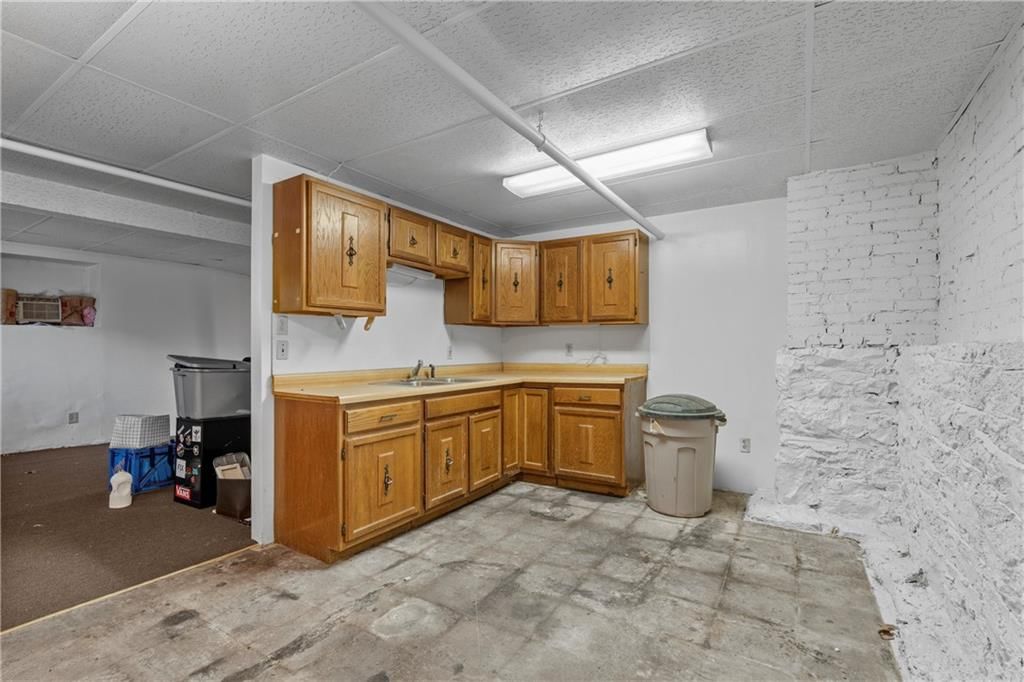 3619 Wyandotte Street — photo 45