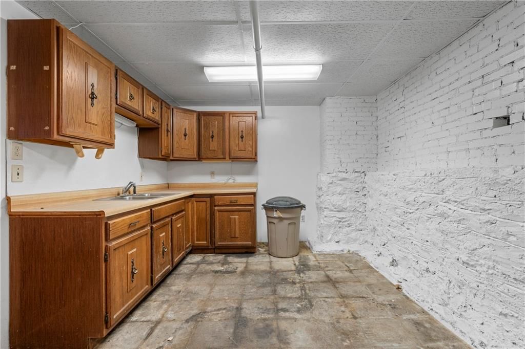 3619 Wyandotte Street — photo 46