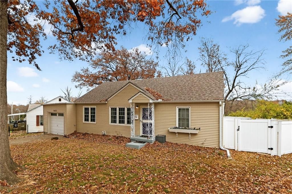 5615 Oakland Avenue — photo 3