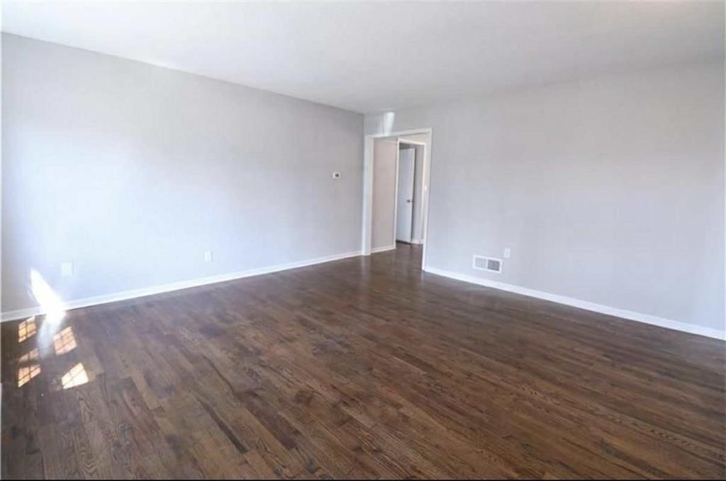 5615 Oakland Avenue — photo 8