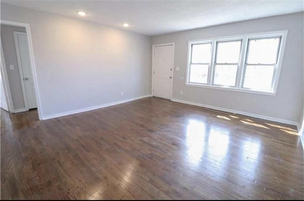 5615 Oakland Avenue — photo 9