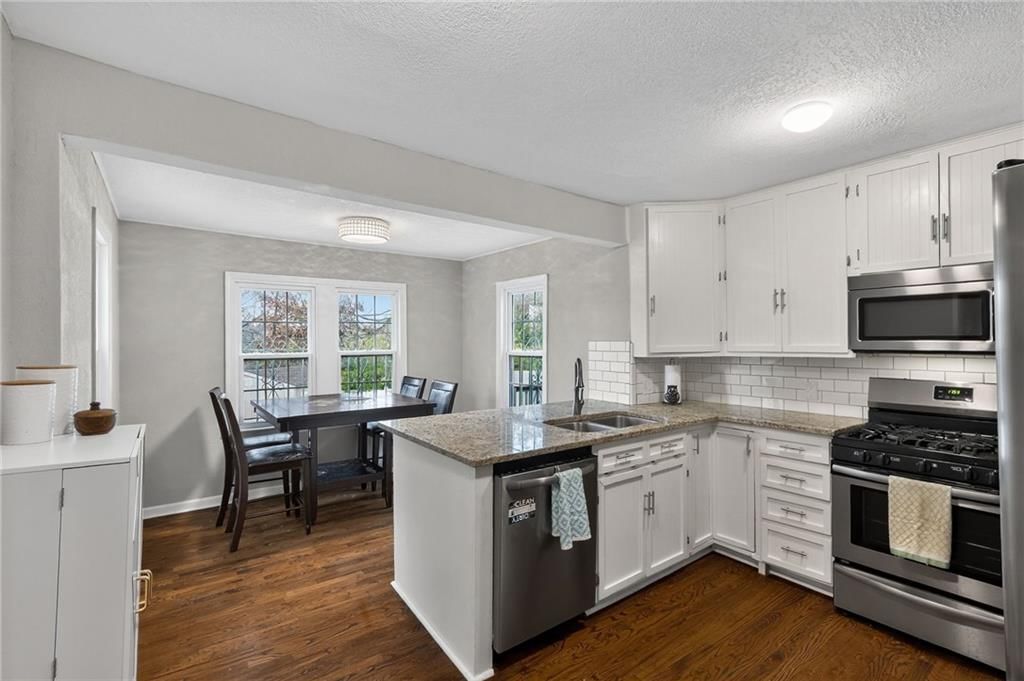 5615 Oakland Avenue — photo 10