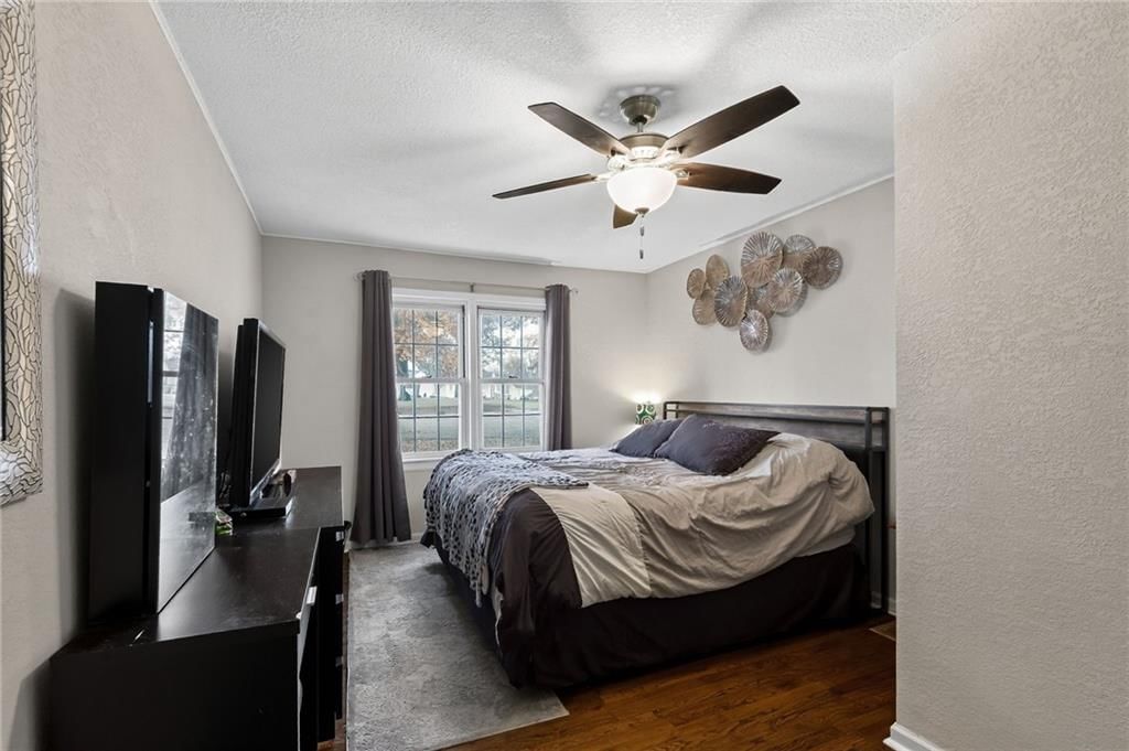 5615 Oakland Avenue — photo 16