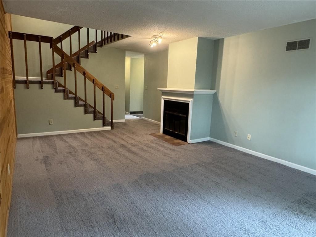 2901 University Drive — photo 2