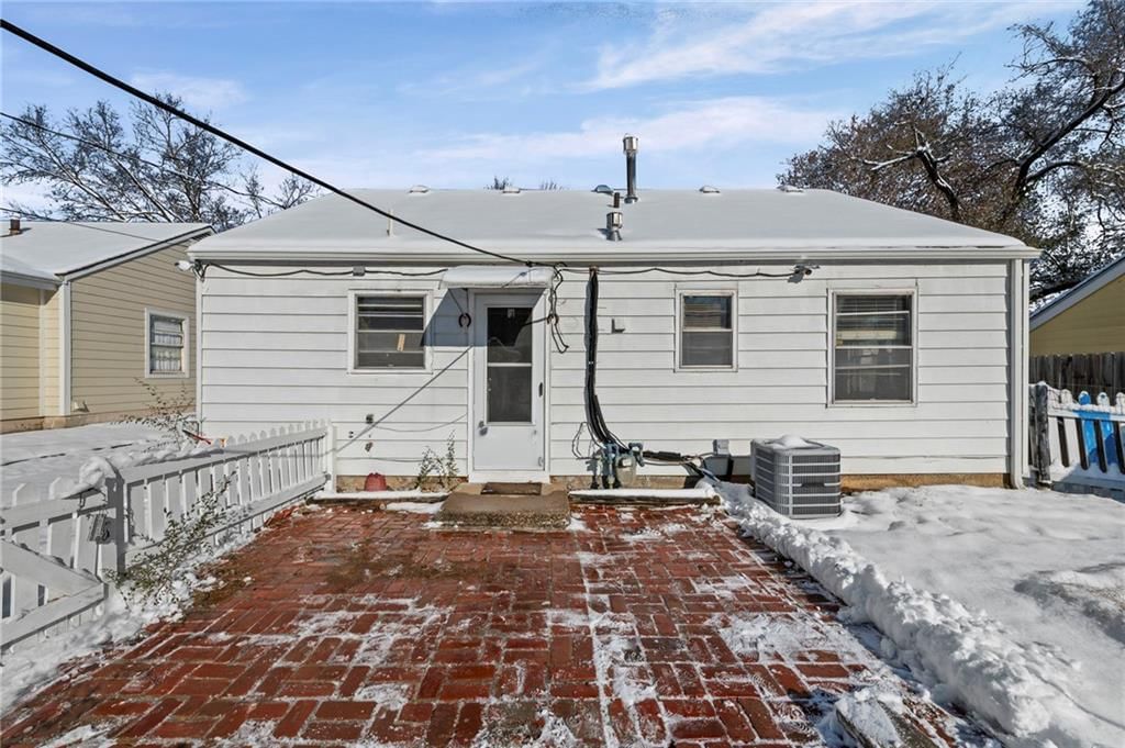 4905 Vista Street — photo 17