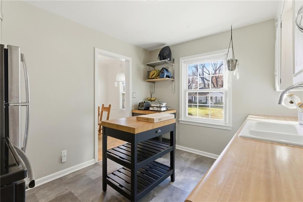 8327 Madison Avenue — photo 11