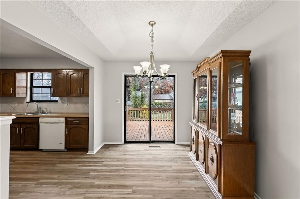 13501 Park Hills Drive — photo 17