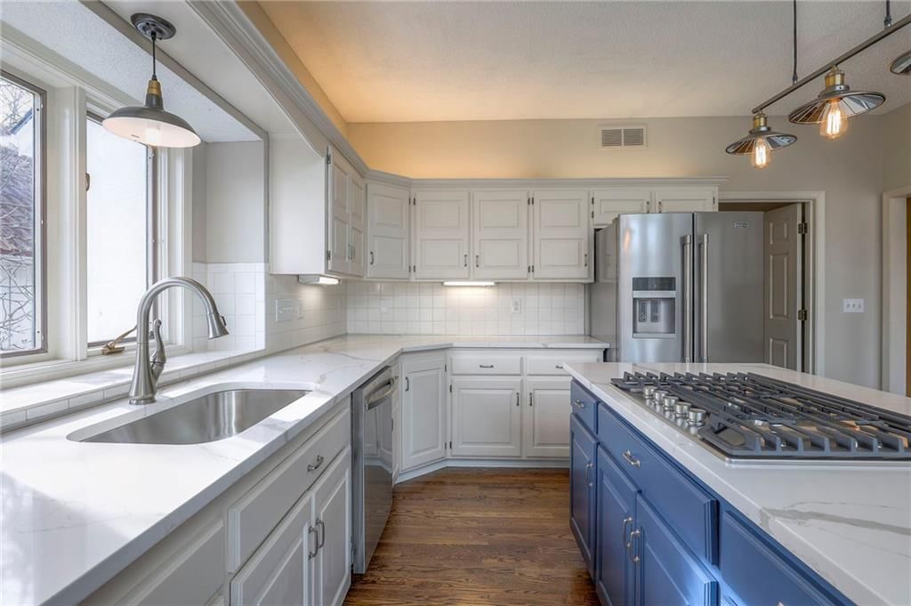 416 NE Brockton Drive — photo 11