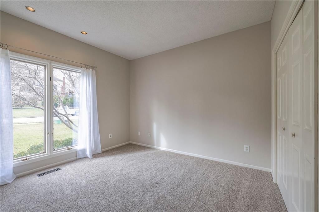 416 NE Brockton Drive — photo 23