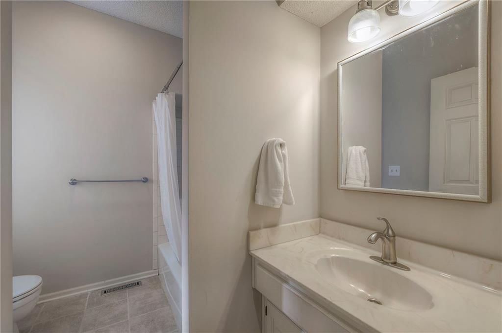 416 NE Brockton Drive — photo 24