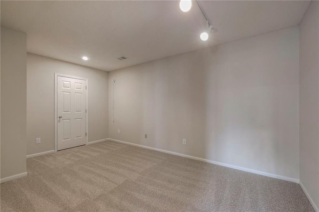 416 NE Brockton Drive — photo 30