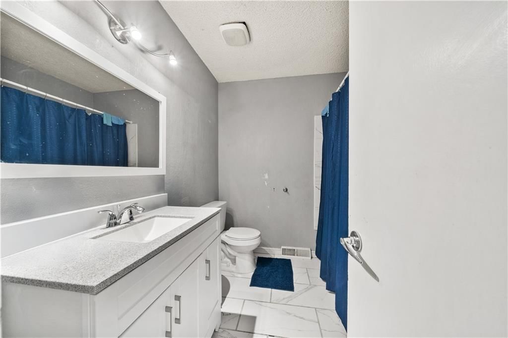 4023 Hedges Avenue — photo 8