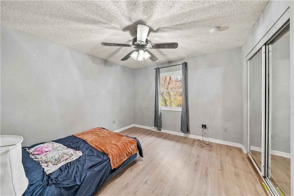4023 Hedges Avenue — photo 9