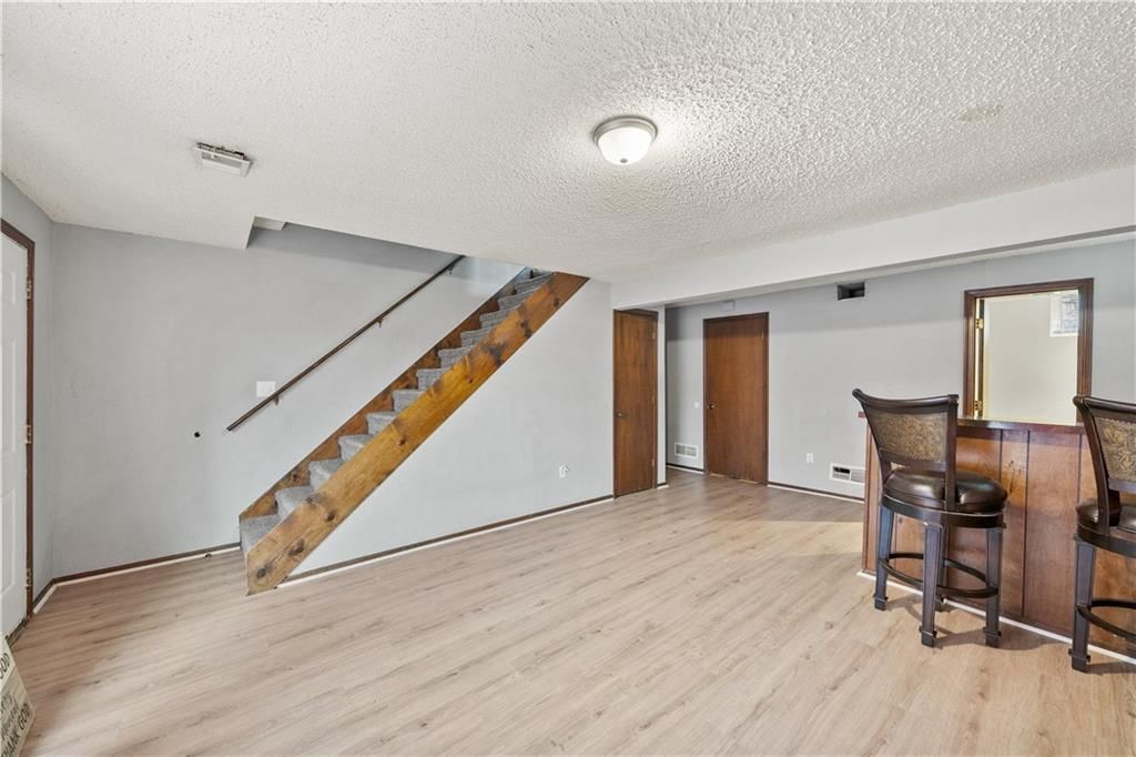 4023 Hedges Avenue — photo 13