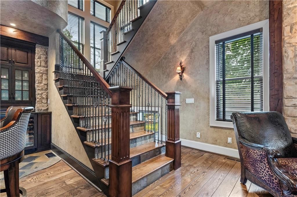 5217 Walmer Street — photo 37