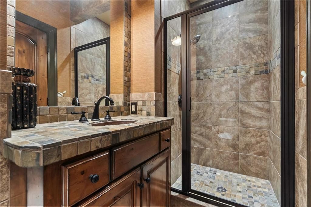 5217 Walmer Street — photo 62
