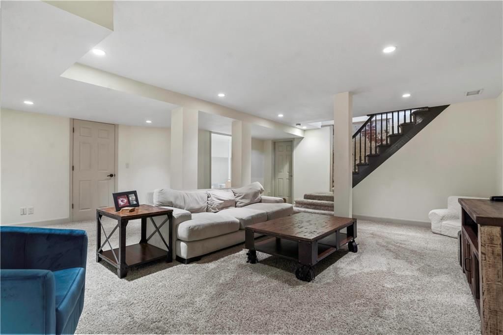 5217 Walmer Street — photo 71
