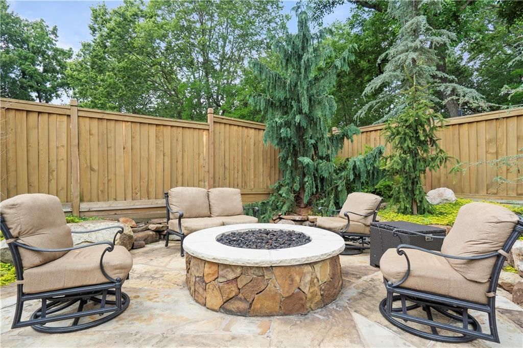5217 Walmer Street — photo 85
