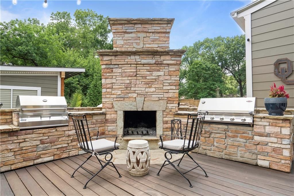 5217 Walmer Street — photo 89