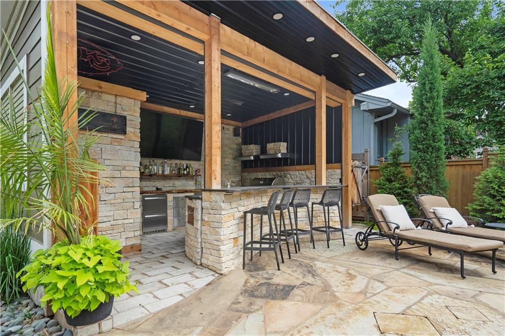 5217 Walmer Street — photo 92