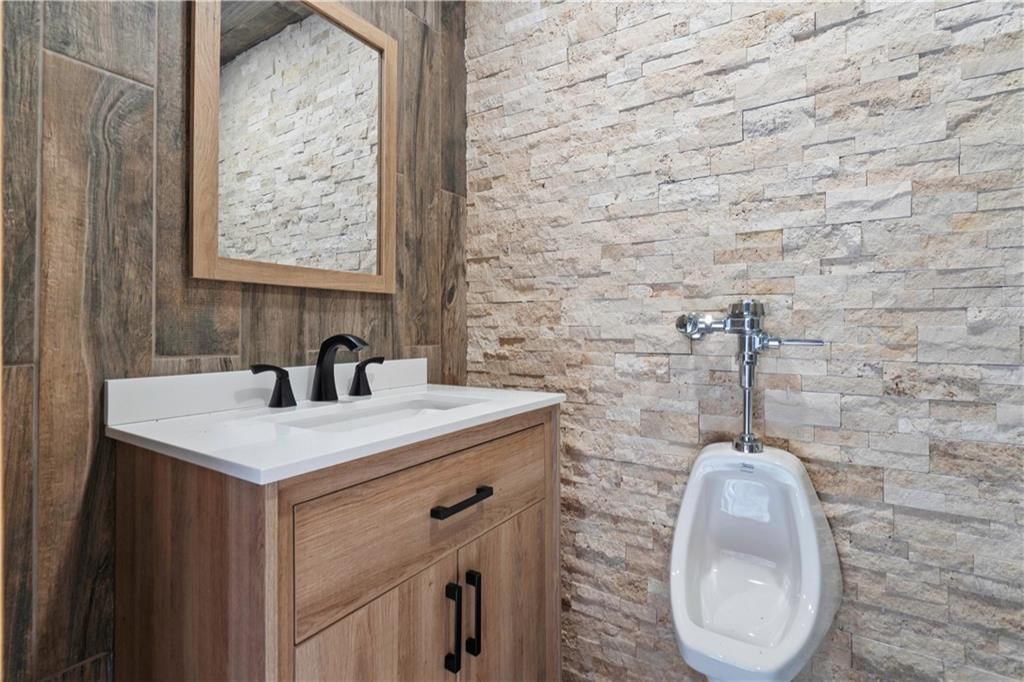 5217 Walmer Street — photo 96