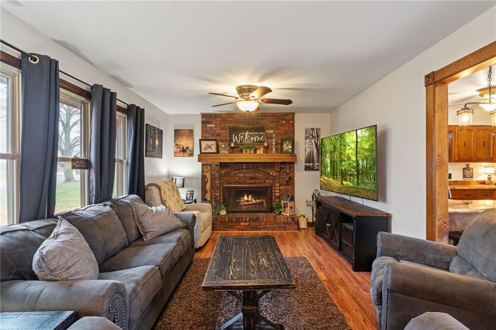 406 Frederick Drive — photo 3