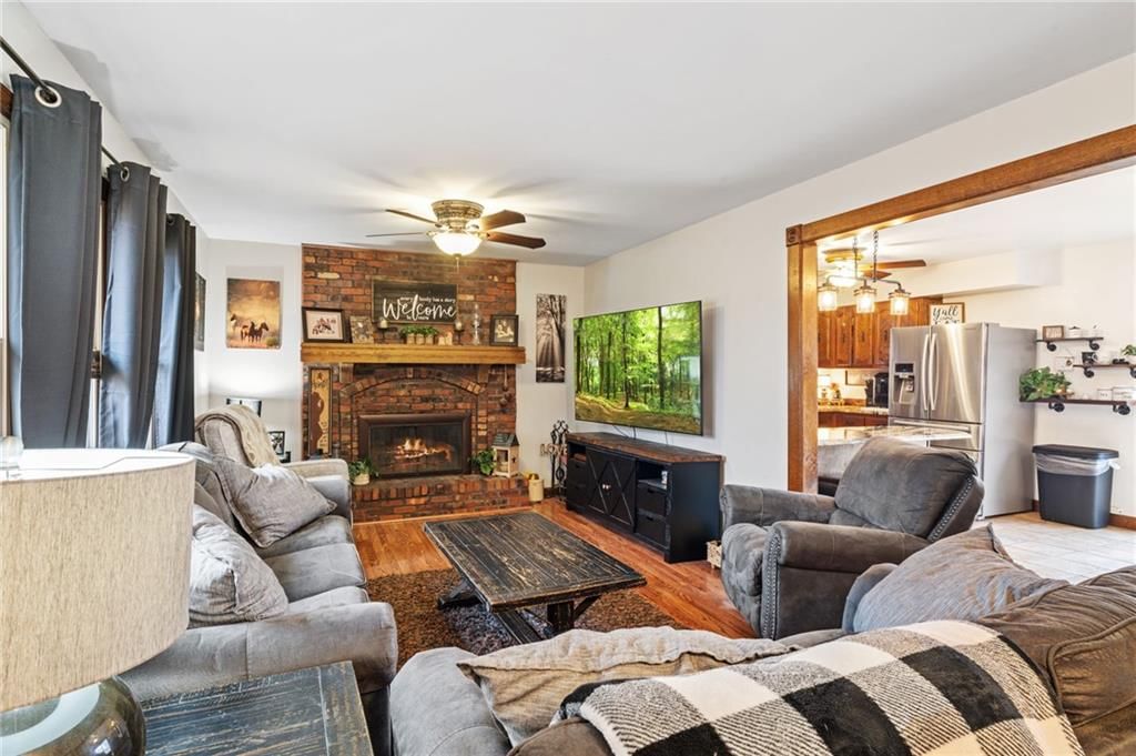 406 Frederick Drive — photo 4