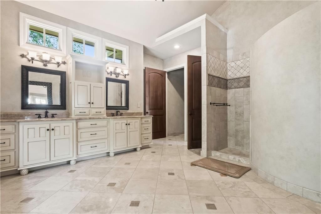 4501 N Hickory Lane — photo 39