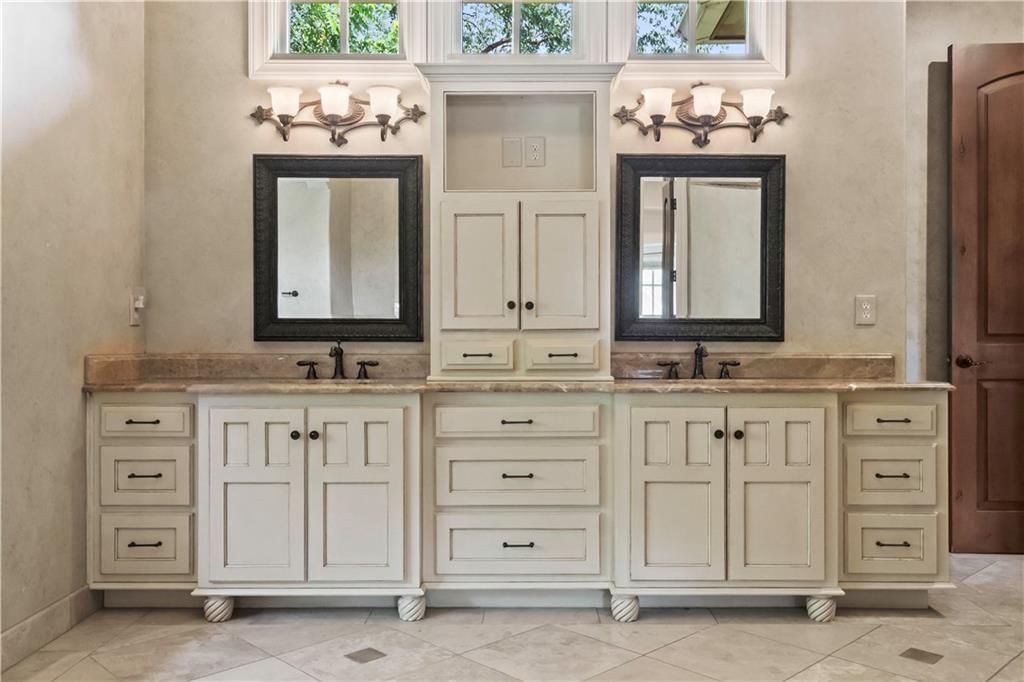 4501 N Hickory Lane — photo 41