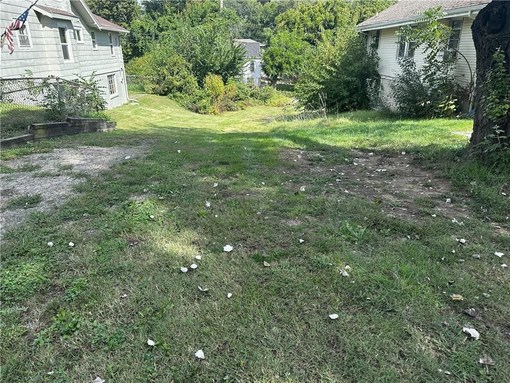 1972 Garfield Avenue — photo 1