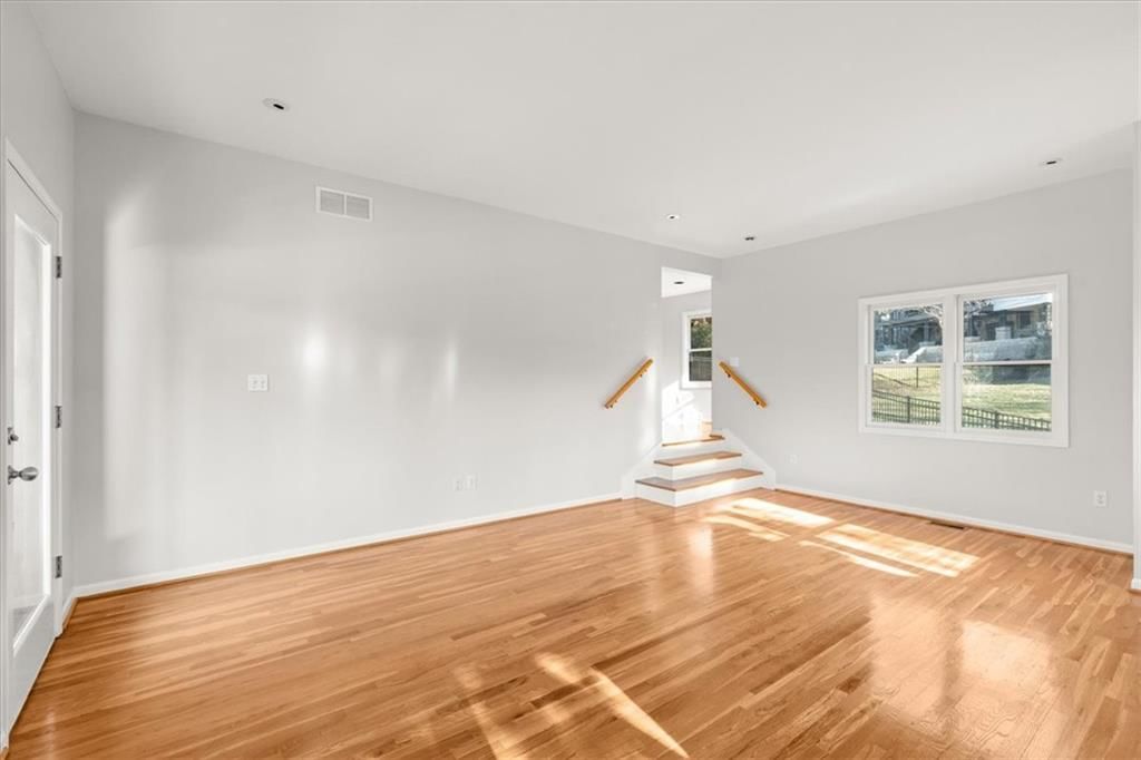 2404 W 86th Terrace — photo 13
