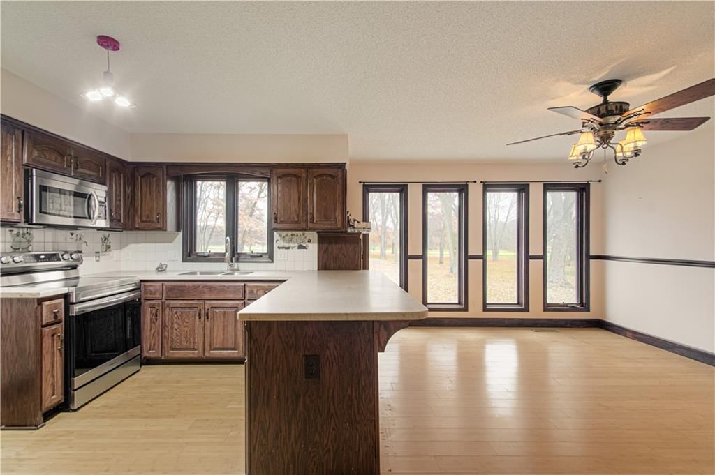 2824 Sunburst Drive — photo 9