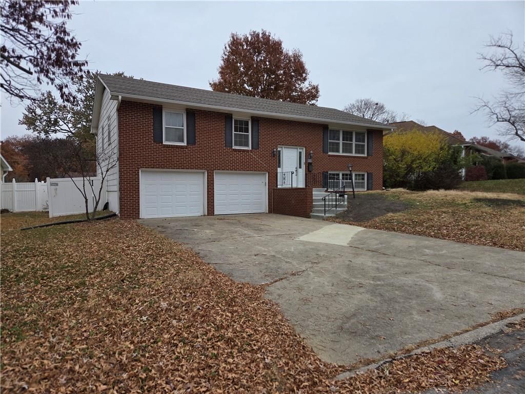 313 Goodrich Drive — photo 1