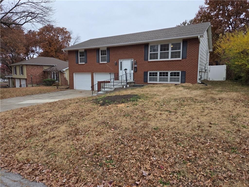 313 Goodrich Drive — photo 3