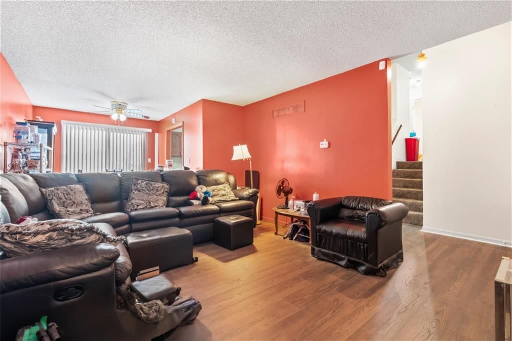2515 E 10th Street — photo 11