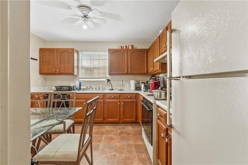 2515 E 10th Street — photo 18