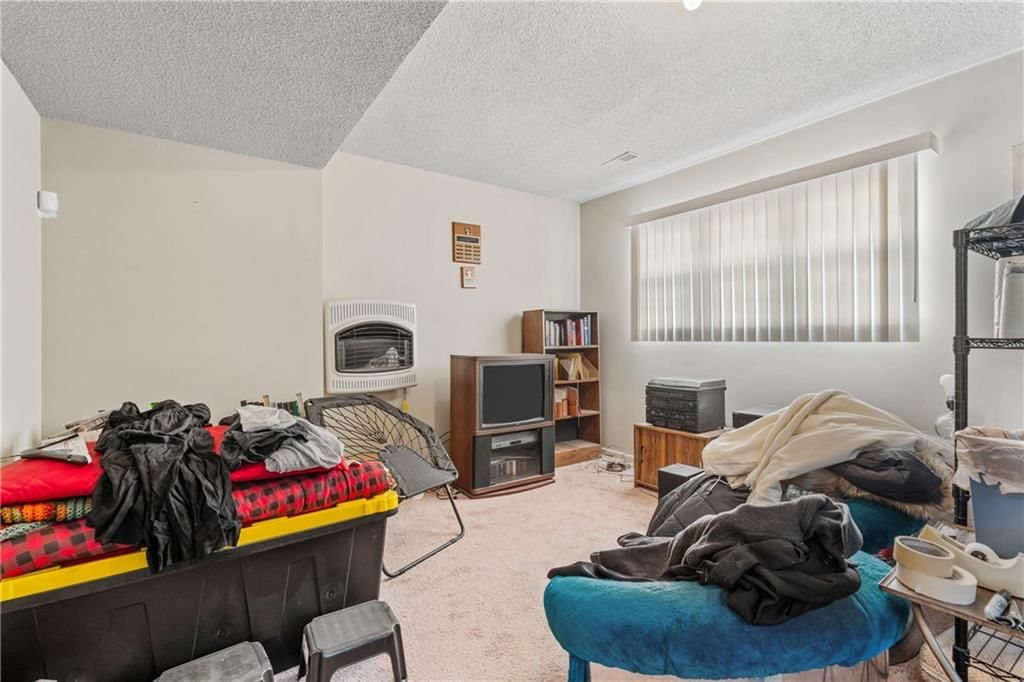 2515 E 10th Street — photo 30