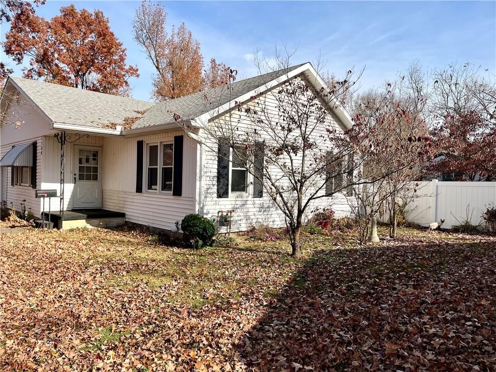 1128 N Clay Street — photo 3