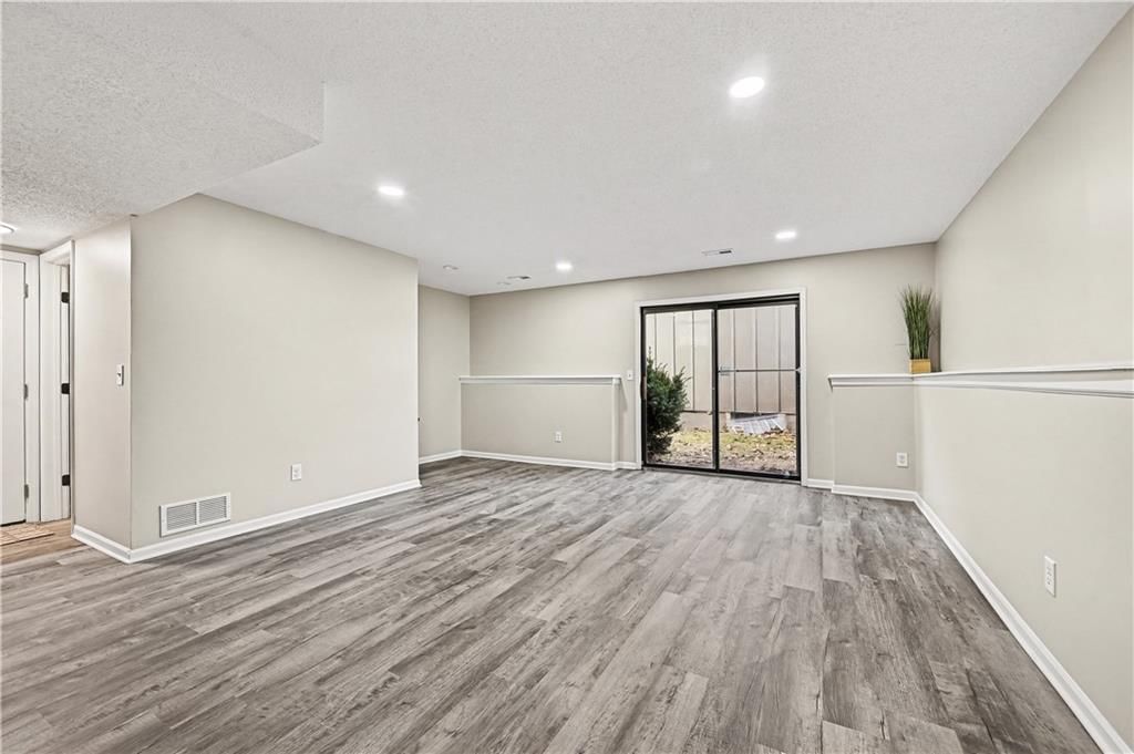 6436 N Jarboe Street — photo 18