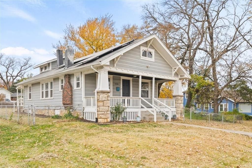 4338 Indiana Avenue — photo 2