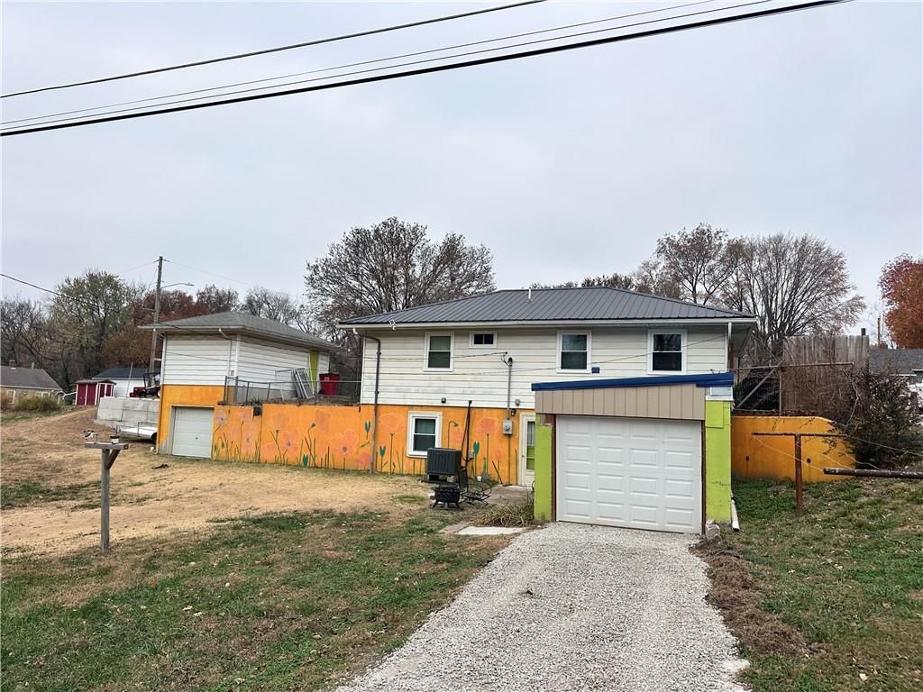 1605 Poplar Street — photo 4