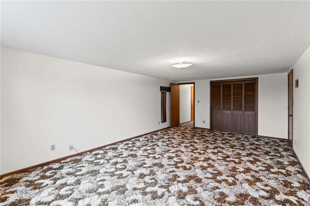 111 W Oak Street — photo 20