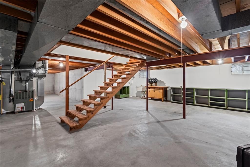 111 W Oak Street — photo 21