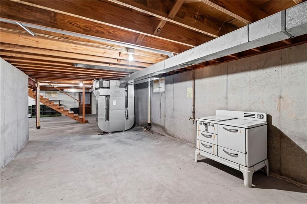 111 W Oak Street — photo 22