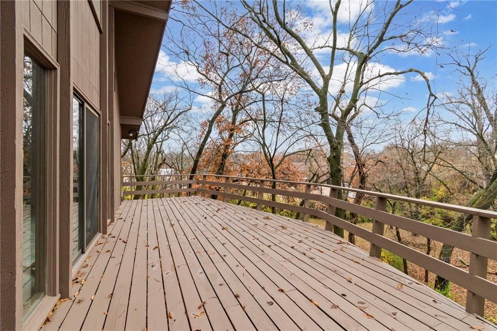 111 W Oak Street — photo 23