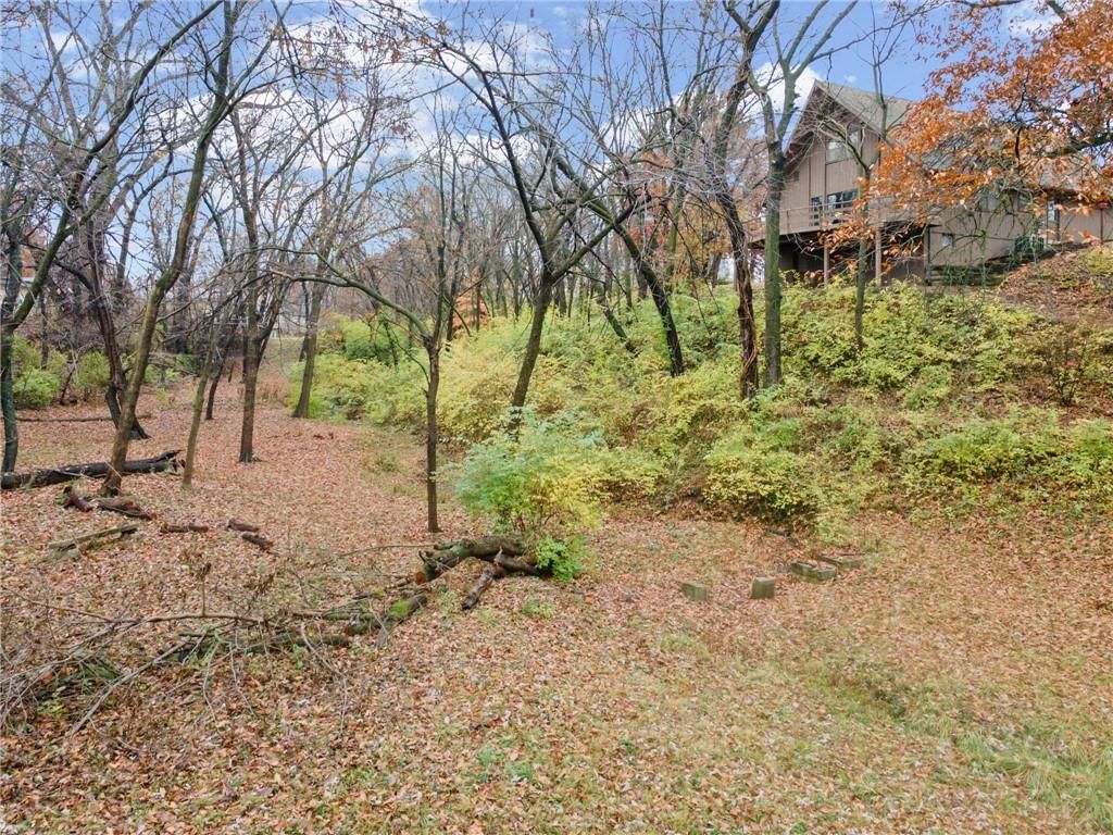 111 W Oak Street — photo 29