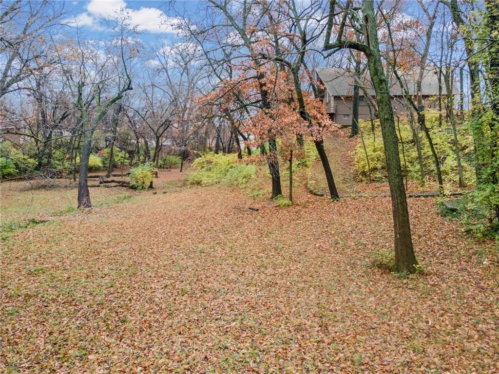 111 W Oak Street — photo 30