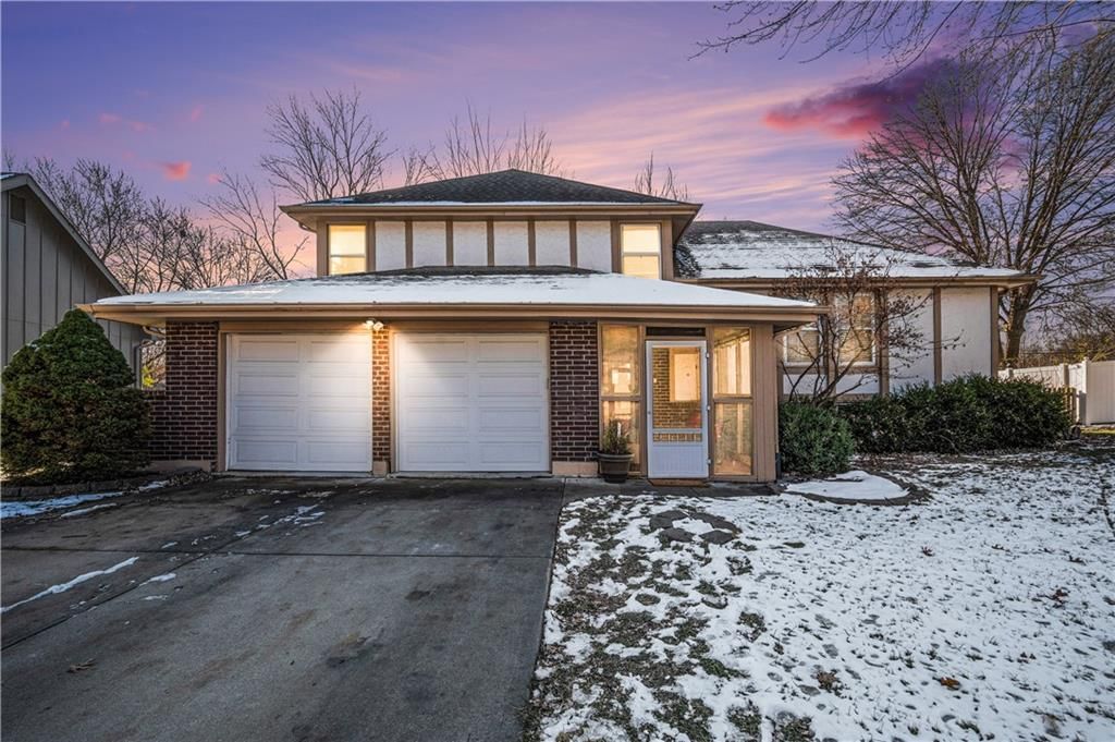 1121 NE Oak Tree Drive — photo 1