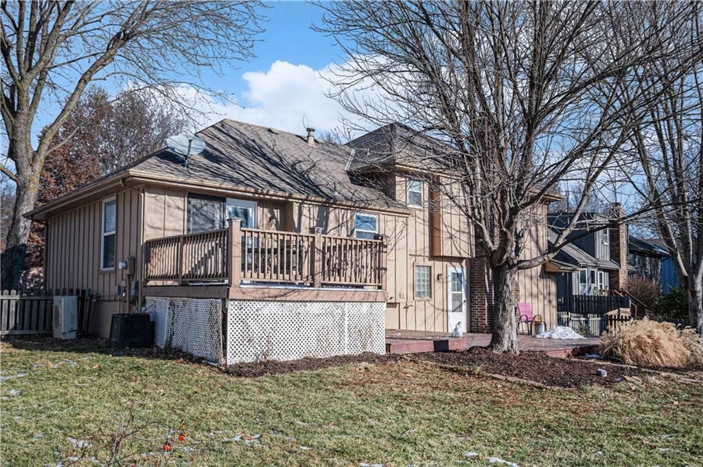 1121 NE Oak Tree Drive — photo 32