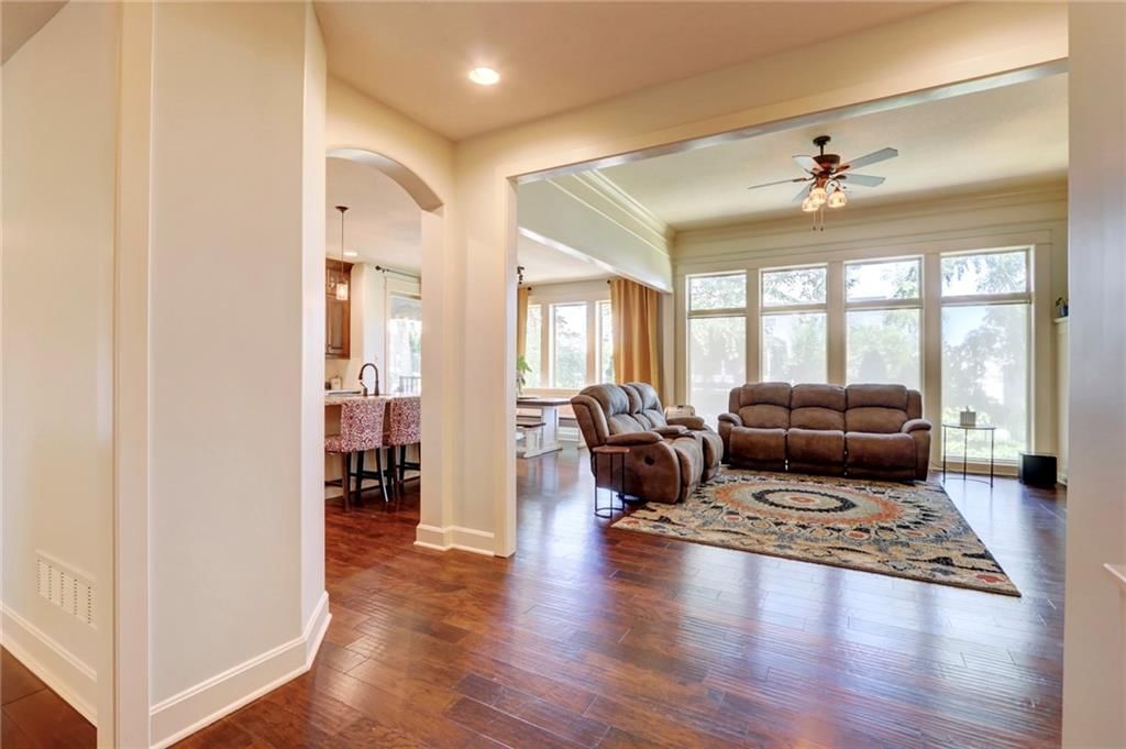 1316 NE Kenwood Drive — photo 6
